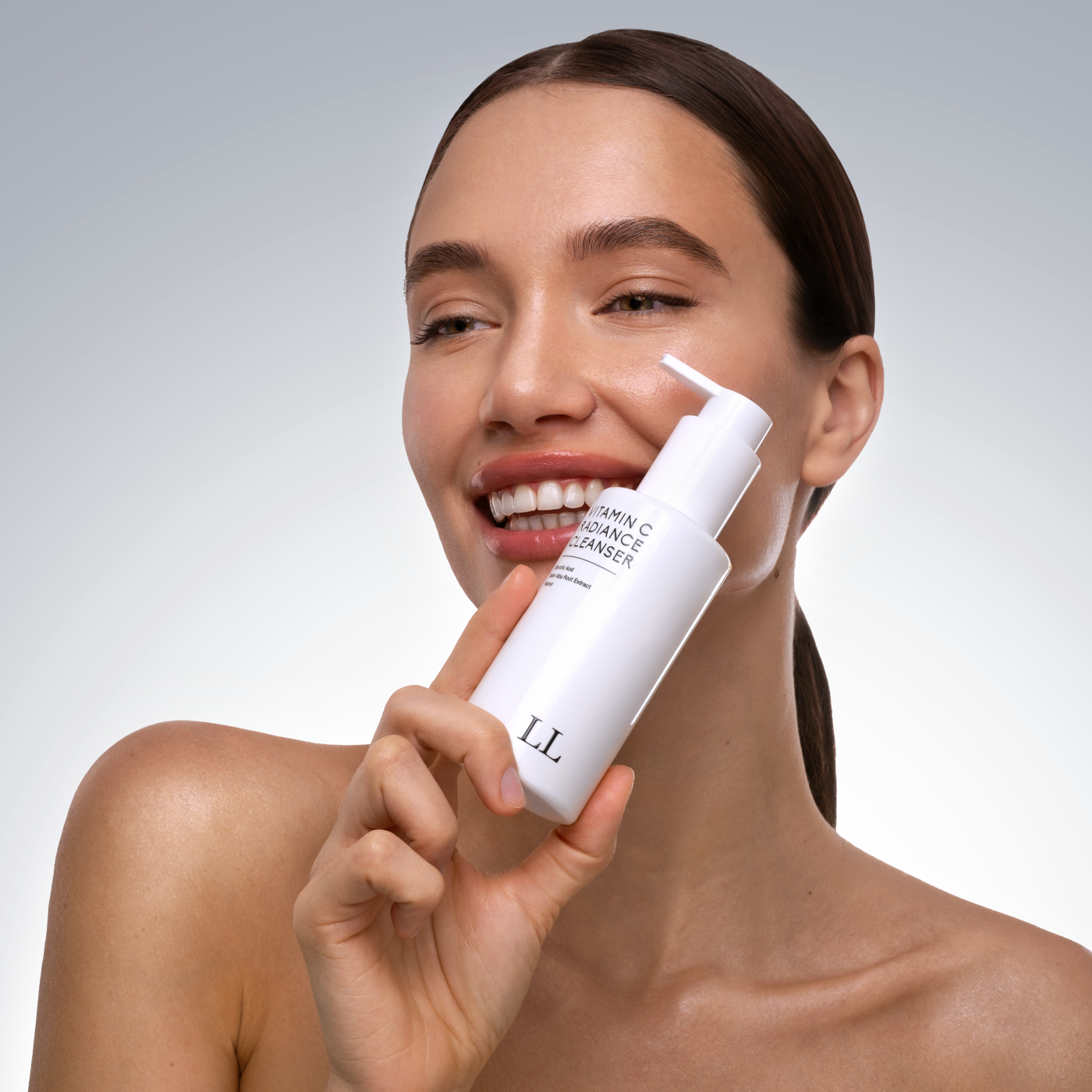 Гель для глибокого очищення шкіри | VITAMIN C RADIANCE CLEANSER